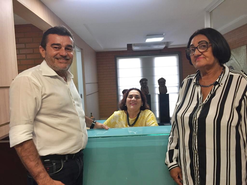 Beth Cuscuz em visita ao presidente da Assembleia Legislativa